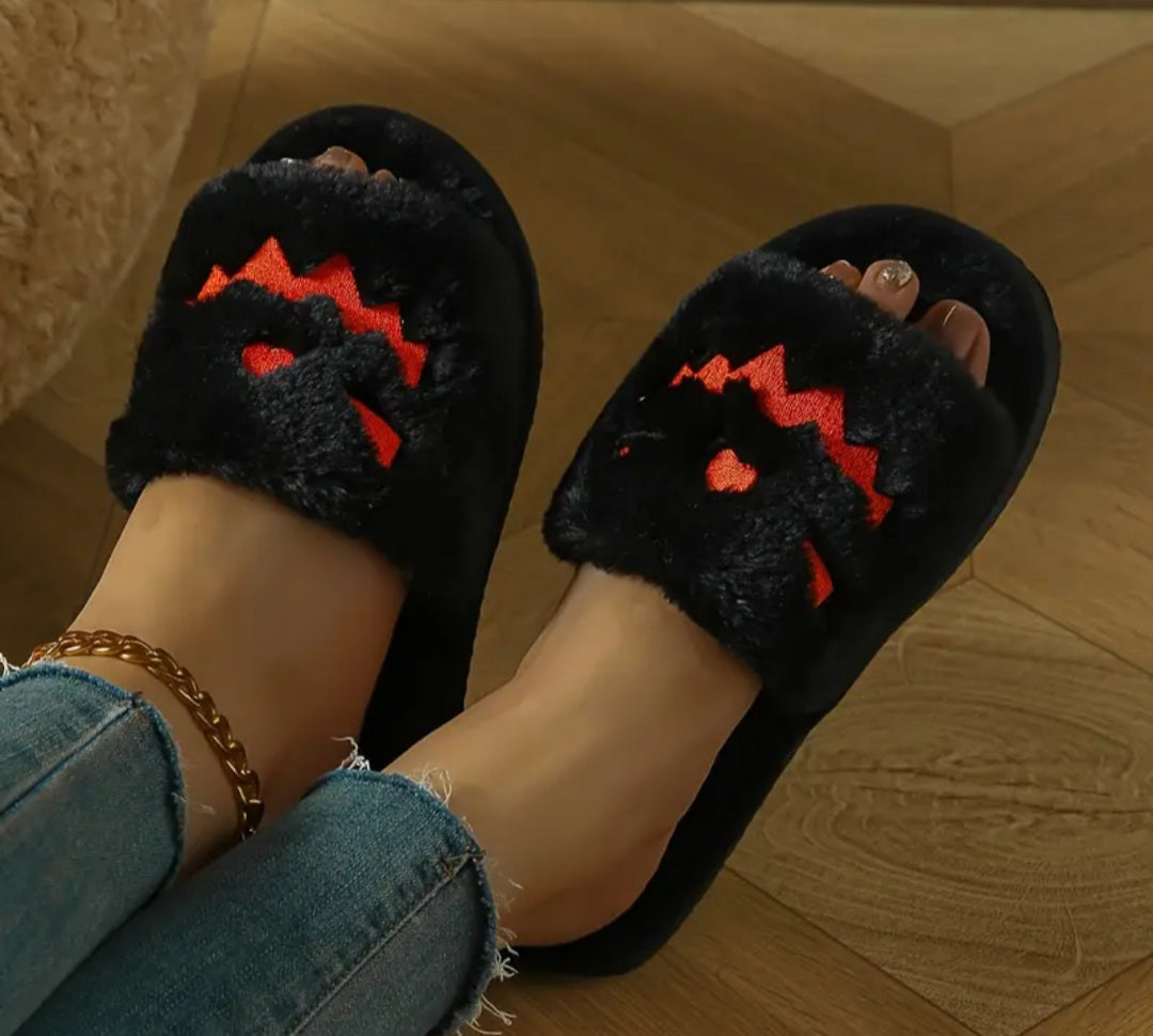 PLUSHED WOMEN'S HALLOWEEN SLIPPERS